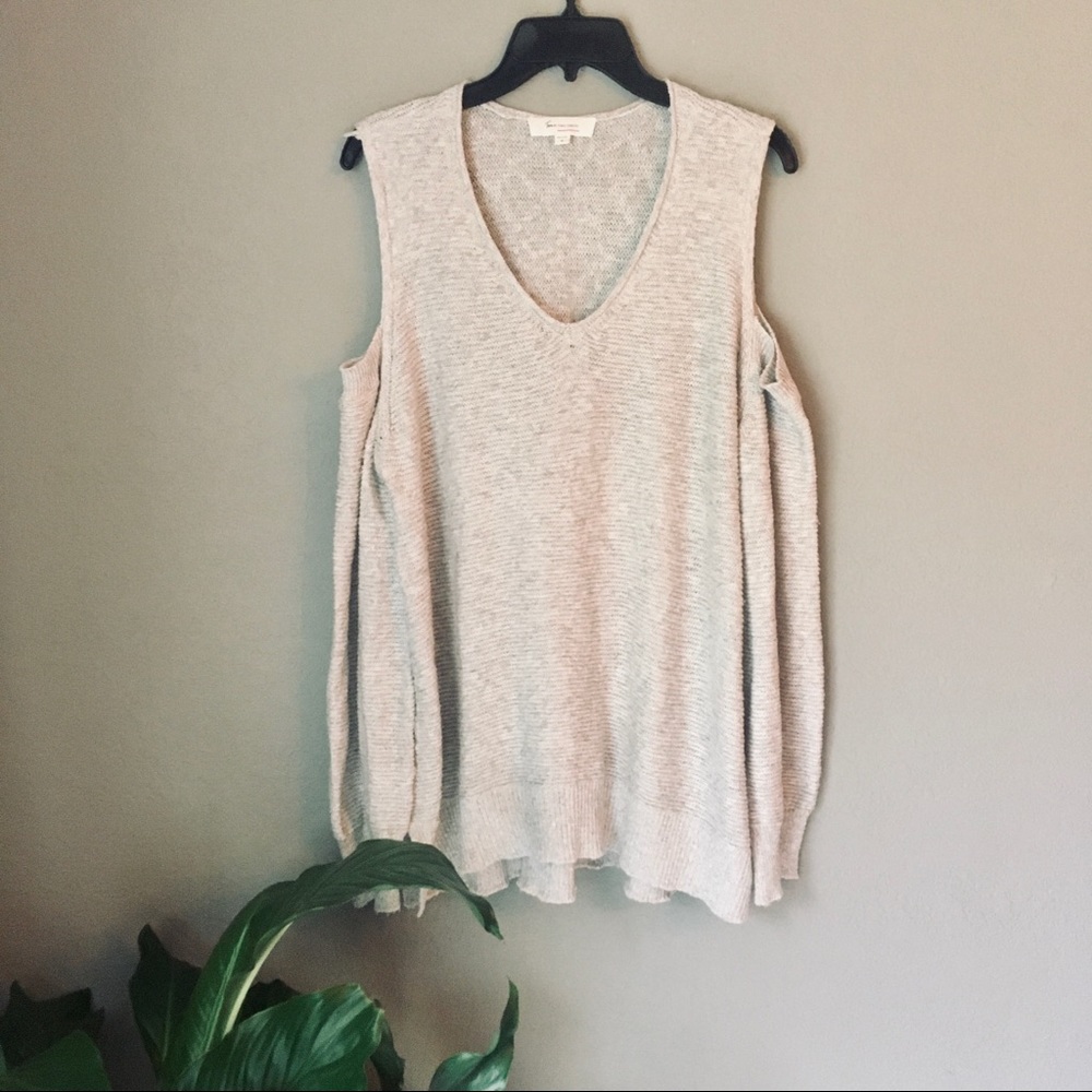 VINCE CAMUTO SWEATER